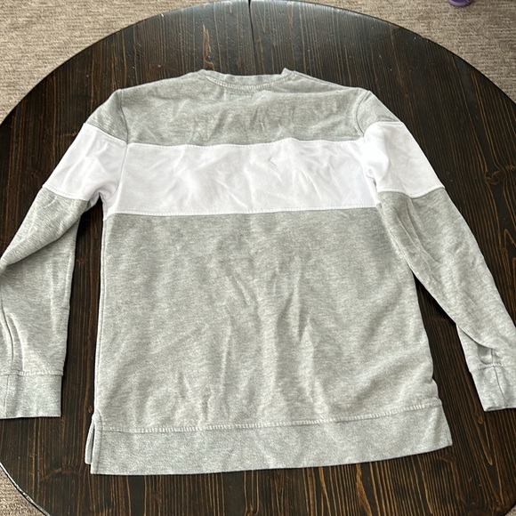 Like New Great Lakes Northern Outfitters Sweatshirt - Picture 3 of 3